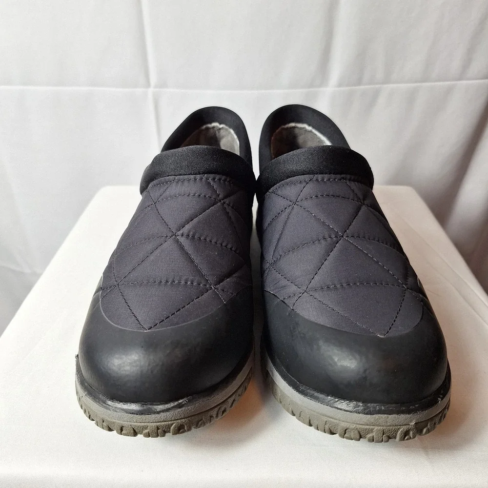 L.L. BEAN Ultralight Primaloft Quilted Slip-On Waterproof Insulated Shoes Sz 8 - Picture 2 of 8